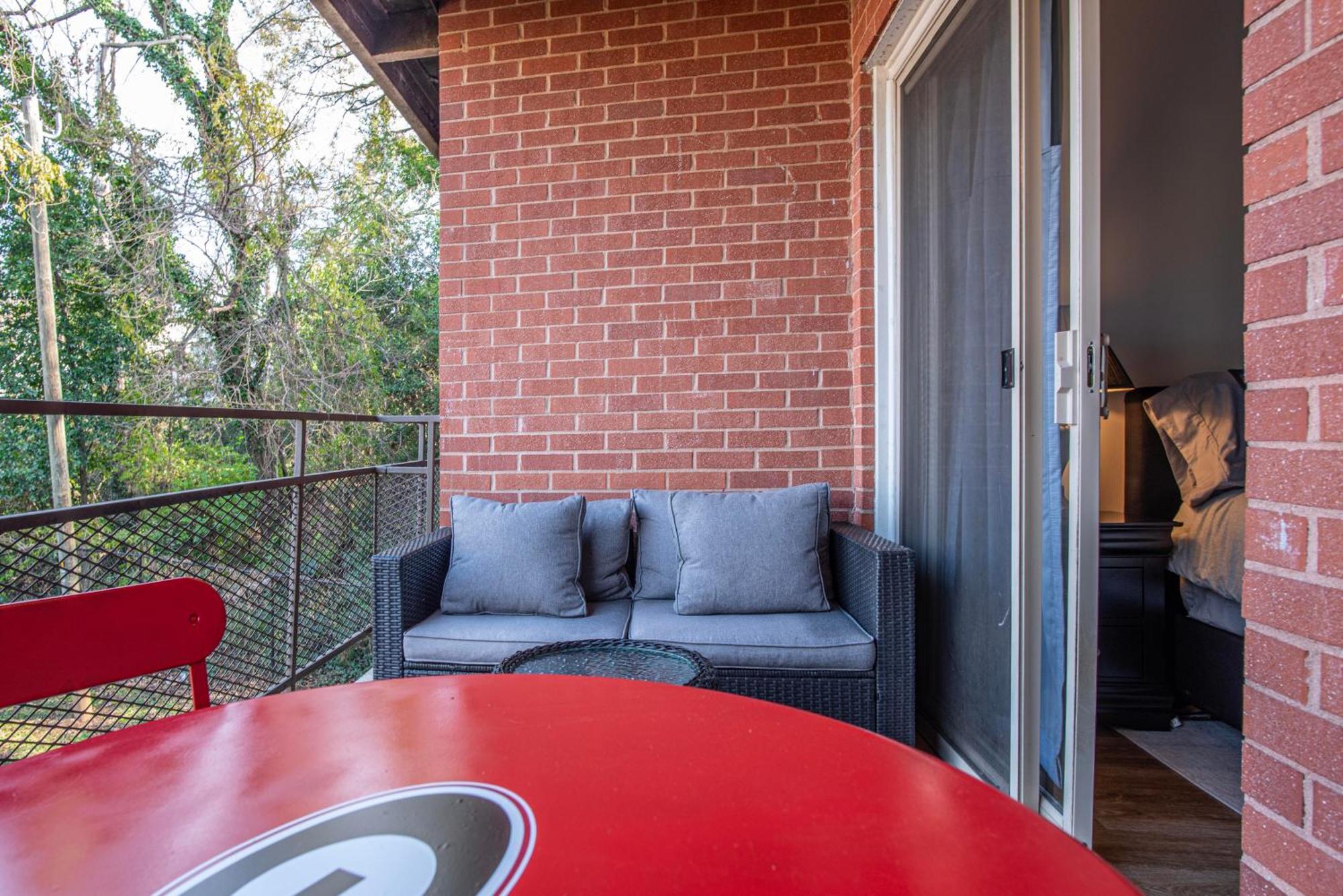 Classic City Getaway - 1 Mile Walk To Sanford Stadium! Athens Kültér fotó